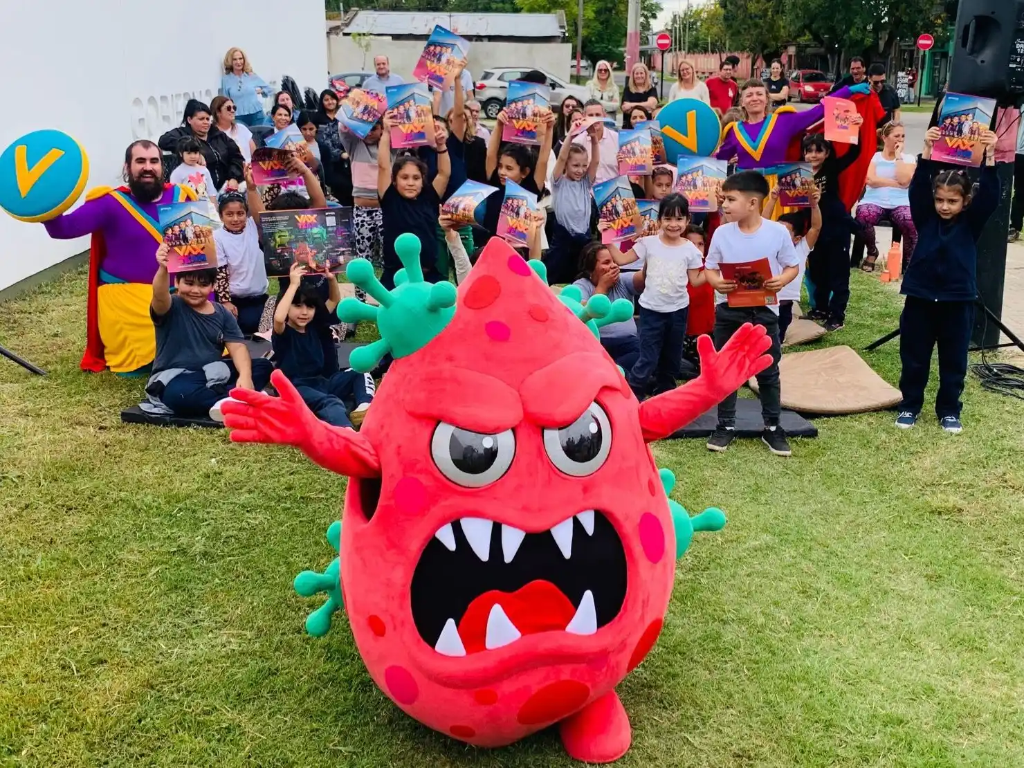 “Vax Team es una estrategia innovadora, única en el país, que pone a la Provincia de Santa Fe a la vanguardia de pensar la problemática de la baja cobertura de vacunación”, sostuvo la ministra de Salud, Silvia Ciancio.