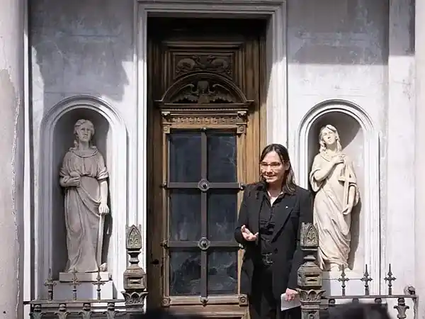 logia flora tristán - 1