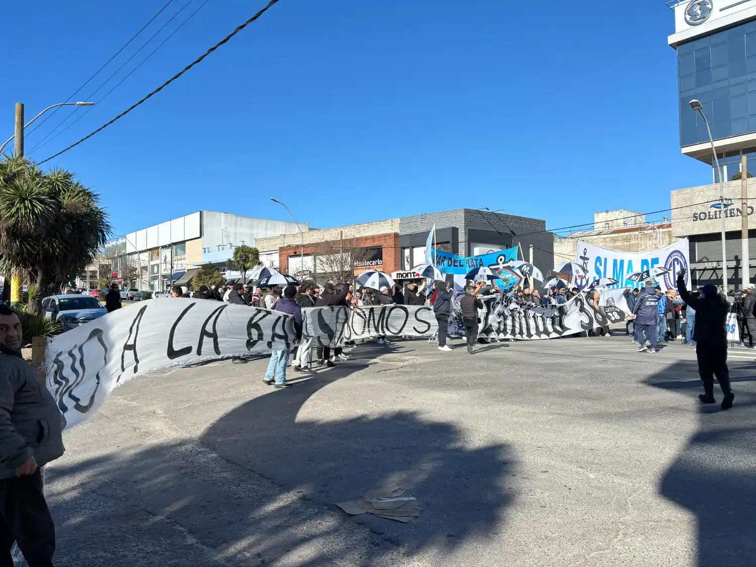 “Las empresas están intimidando y extorsionando individualmente a los tripulantes para que firmen acuerdos personales", denuncian desde el SIMAPE.