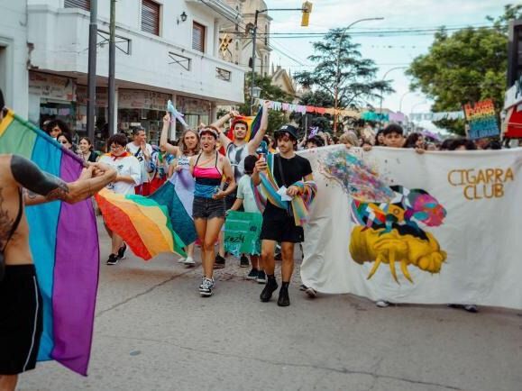 La comunidad LGTBIQ+ de Gualeguay se manifestó ante los dichos de Milei