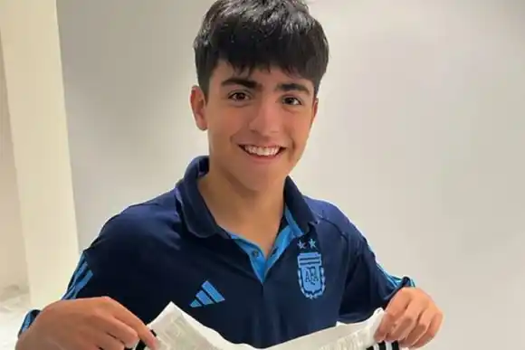 Messi le regaló su short al hijo del "Kun" Agüero tras la victoria de Argentina sobre Croacia