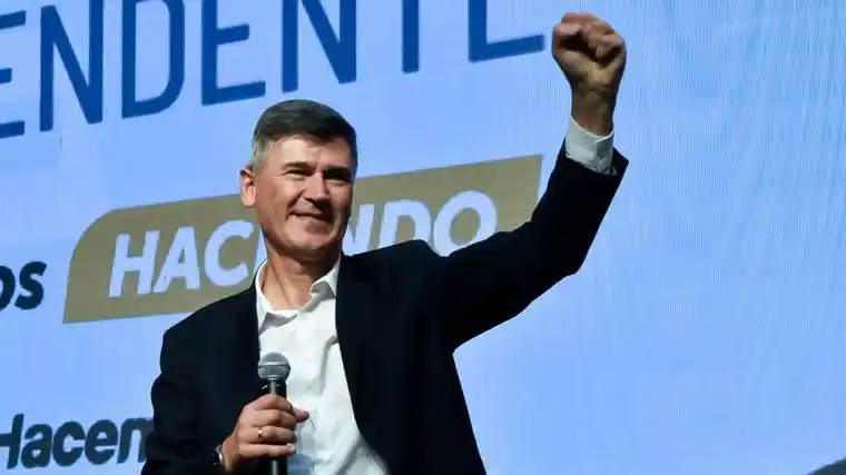 El intendente recibirá los atributos este sábado a las 19.30 en el Teatro Comedia