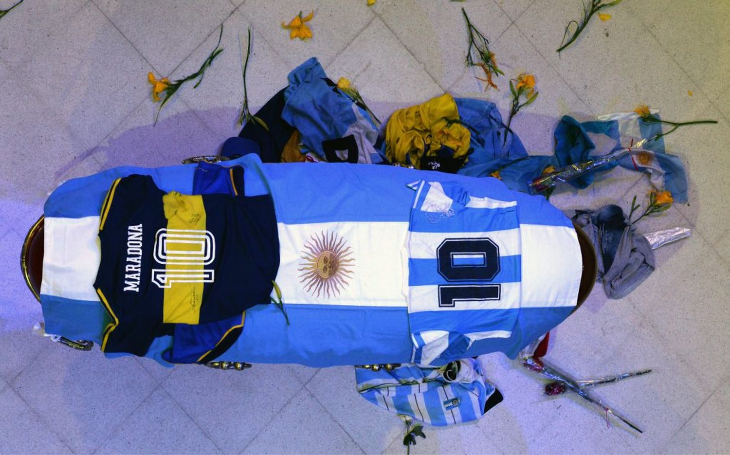 EN VIVO: Miles de personas en el velatorio de Maradona en Casa Rosada