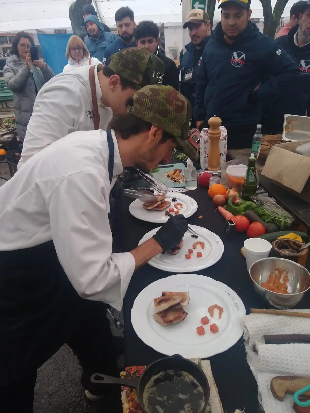 Evaluado por un jurado con estrellas Michelin, un chef de la ciudad se consagró en una competencia internacional en Chile