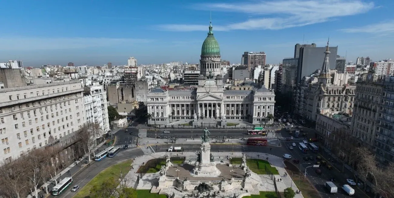 "Recién en 2026 podría haber margen fiscal para una nueva baja de impuestos", aseguró Nadín Argañaraz.