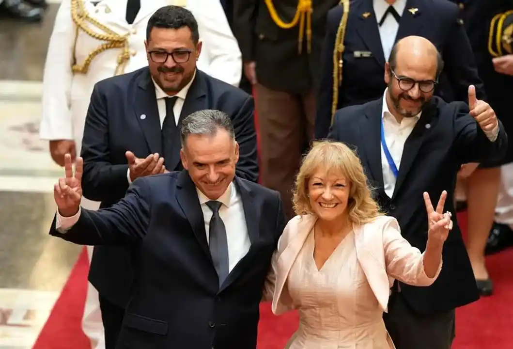 El dolor en Uruguay por la muerte del Papa, en la Iglesia y el Gobierno