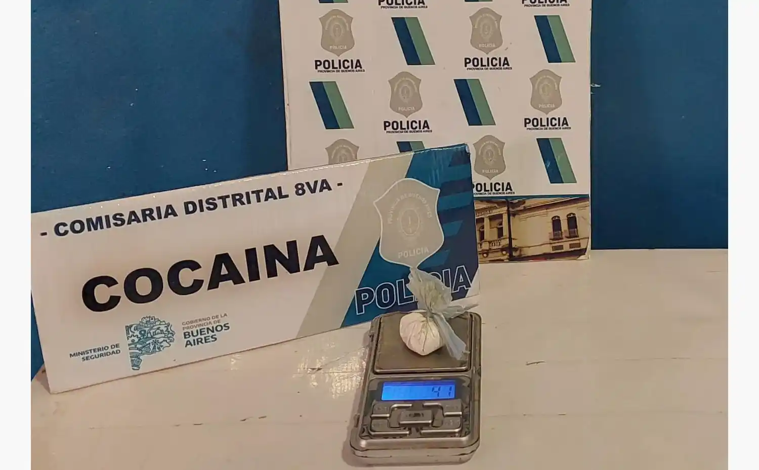 La mujer llevaba en su poder ocho dosis de cocaína.