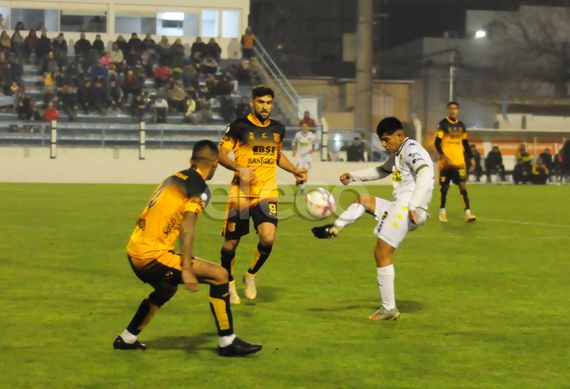 Santamarina volvió al gol y le alcanzó para una igualdad que puede servir para mejorar