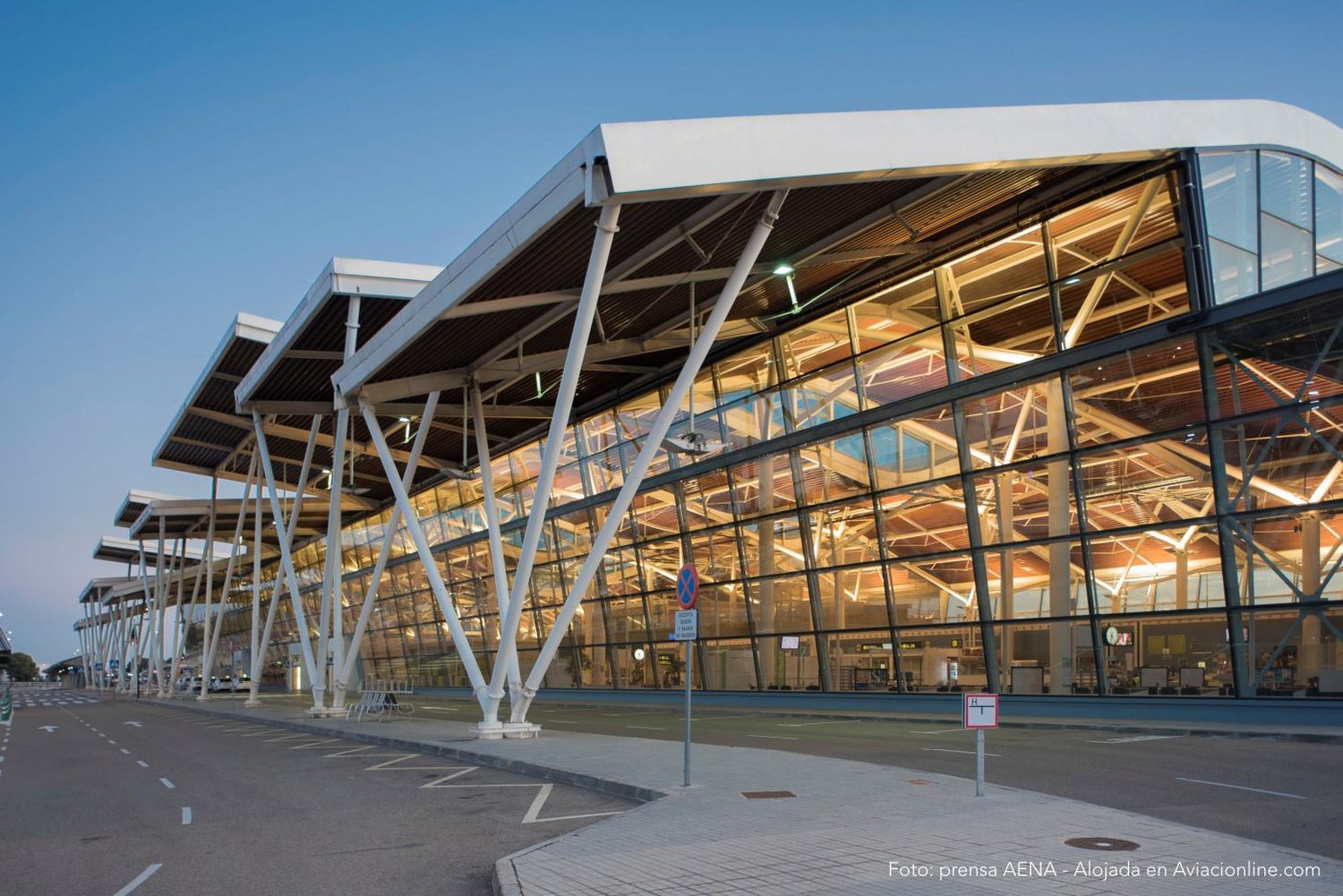 La pista 14R-32L del aeropuerto de Madrid-Barajas cerrará durante 42 días por obras