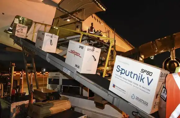 Llega otro vuelo de Rusia con 800 mil dosis de vacunas Sputnik V