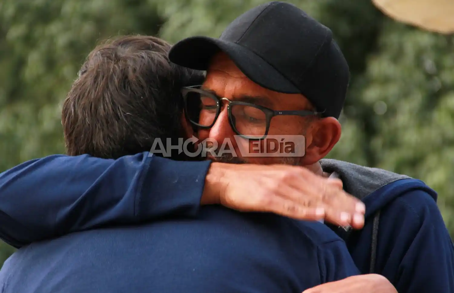 Danilo Bertoni, padre del pequeño Felipe, recibió cientos de abrazos en el primer foro abierto, realizado en Gualeguaychú