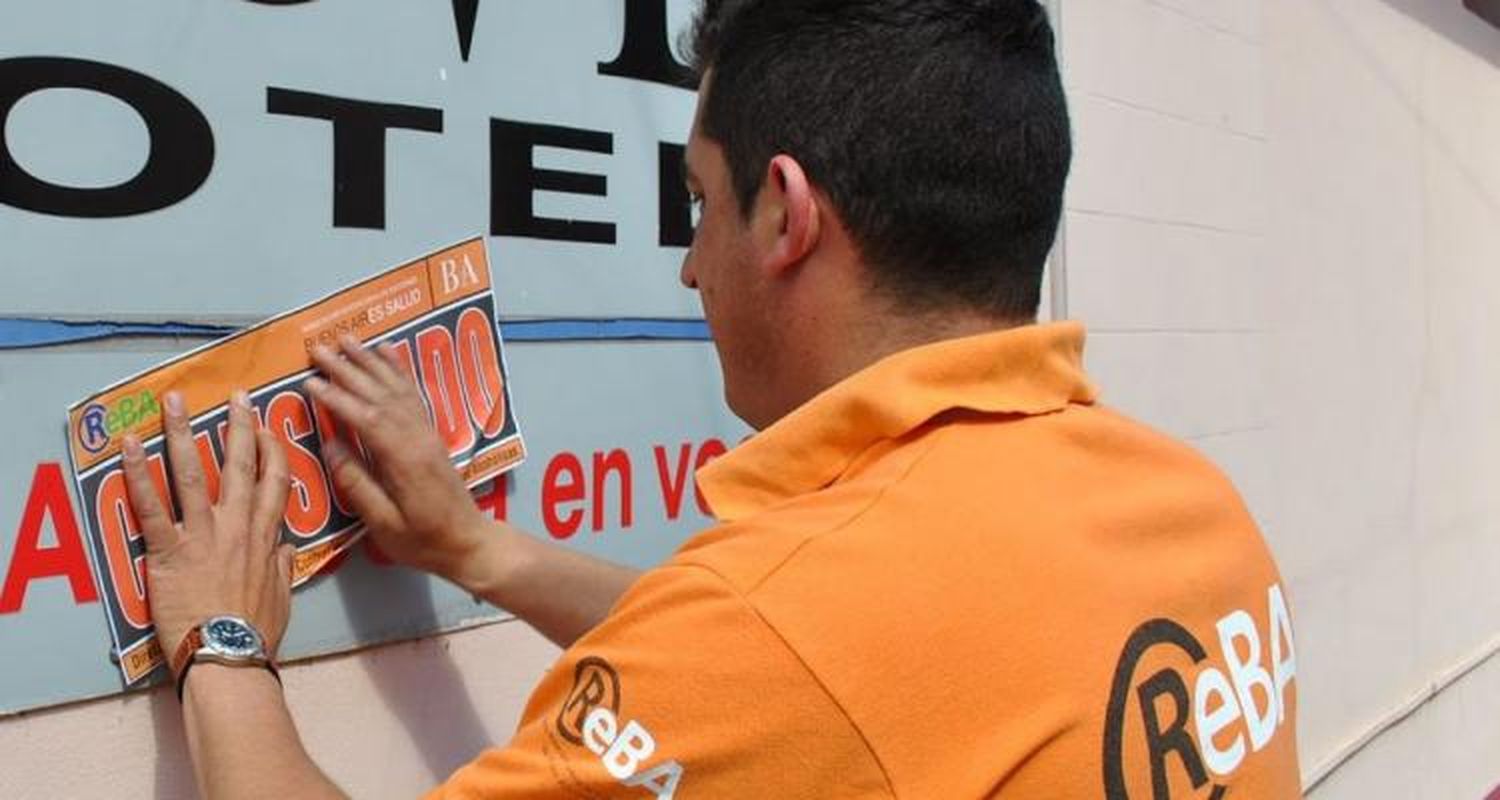 Una propuesta para castigar la venta de alcohol fuera de horario