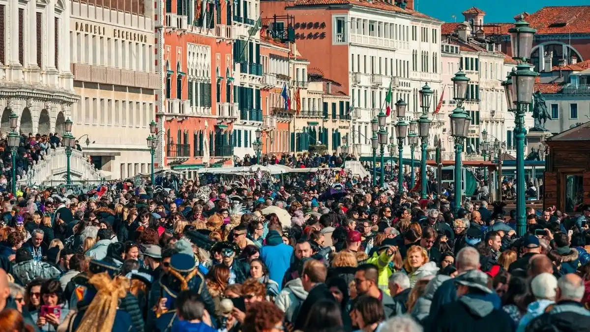 Venecia planea reducir el turismo y apela a un experimento inédito