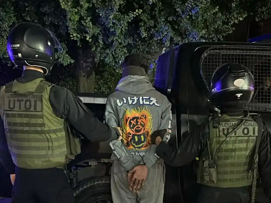 Los sujetos fueron imputados por tenencia ilegal de estupefacientes para su comercialización.