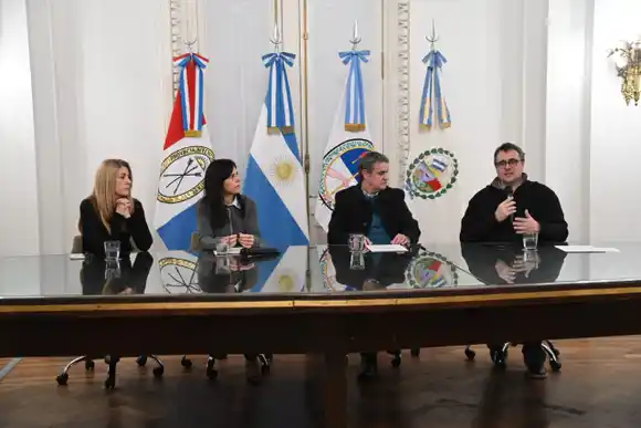 Express Telecomunicaciones y el municipio firmaron un convenio para brindar conectividad a organizaciones locales