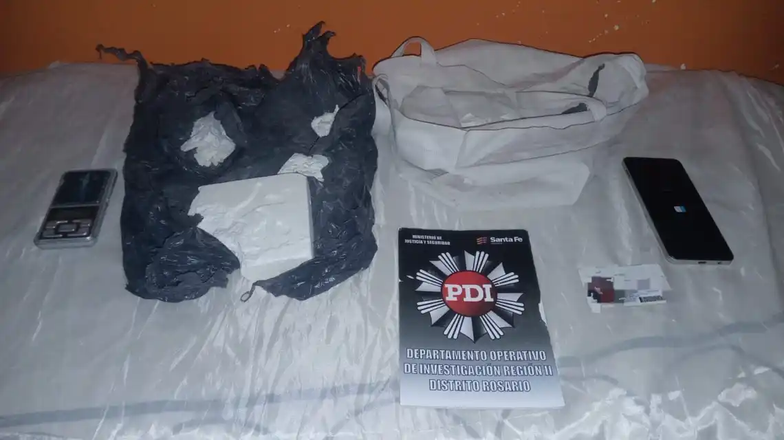Un allanamiento por amenazas y extorsiones terminó con una mujer detenida con más de medio kilo de cocaína