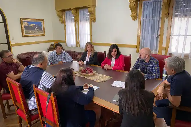 Preocupación por el cierre de la oficina local de la ex AFIP: el intendente Gastón recibió a trabajadores del organismo