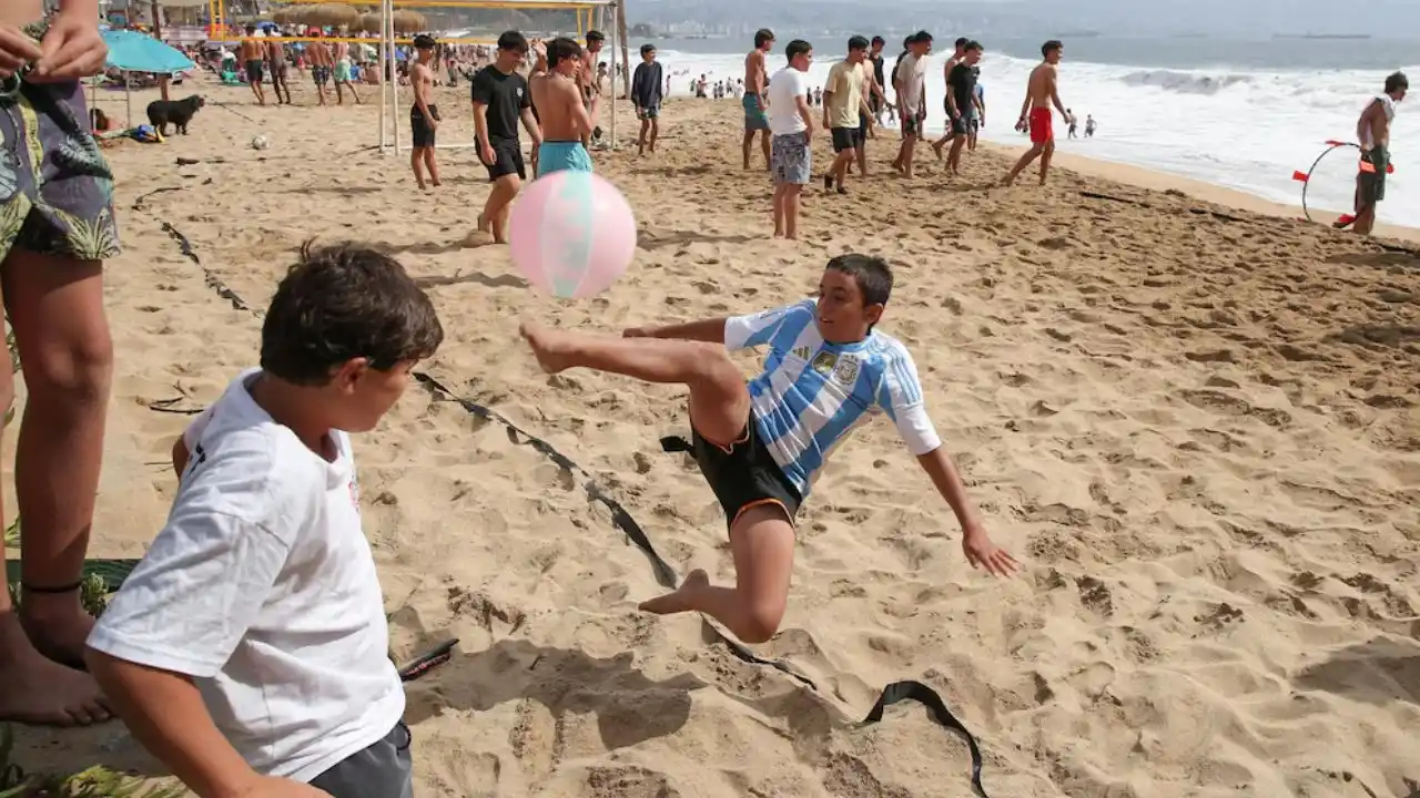 Se registran largas filas en el paso fronterizo de Mendoza.