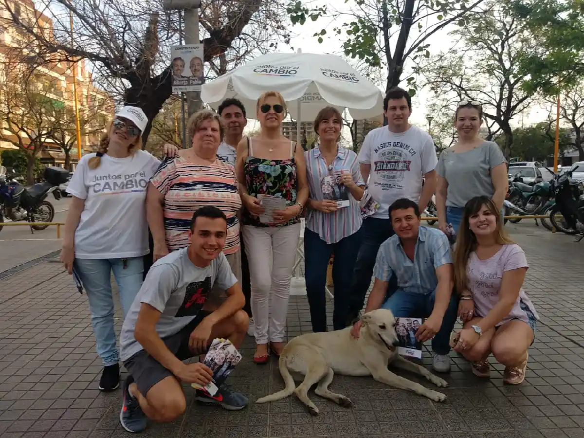 Militantes macristas de la ciudad continúan la campaña del "sí, se puede"