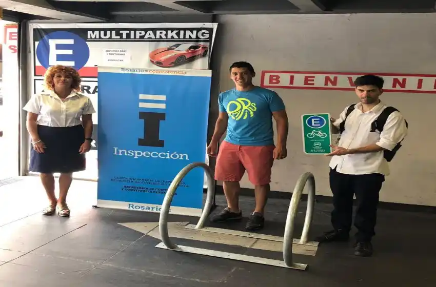 Instalan bicicleteros públicos en cocheras céntricas