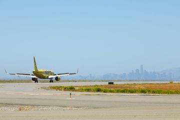 Nuevo capítulo para la disputa entre dos aeropuertos por su nombre