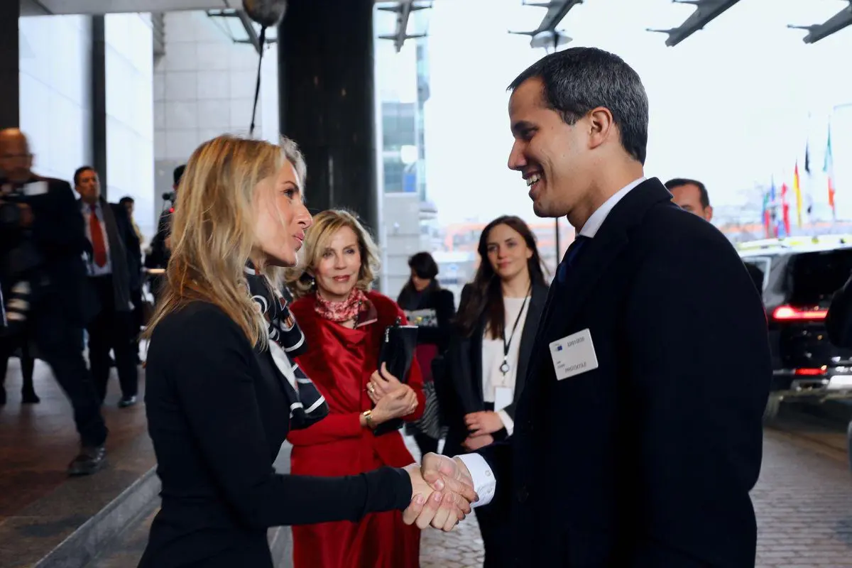 Piden al Parlamento Europeo revocar credenciales a diplomáticos de Maduro