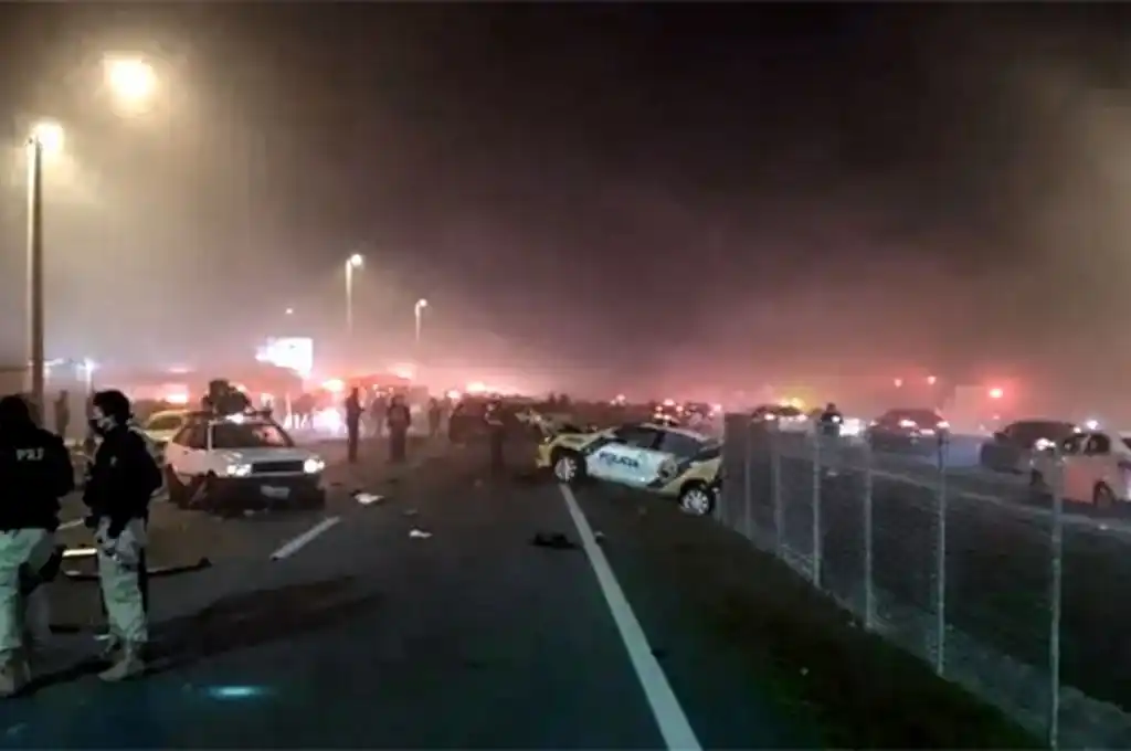 Choque en cadena deja 8 muertos y 23 heridos en el sur de Brasil