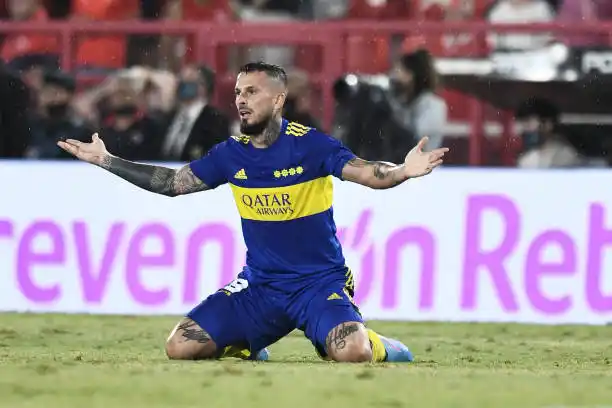 Benedetto tiene chances de jugar el superclásico.