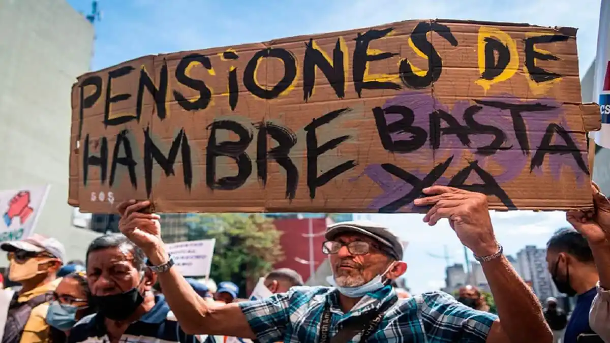 «LOS VIEJITOS MUEREN EN LOS HOSPITALES y pasan hambre»: jubilados y pensionados claman por ayuda