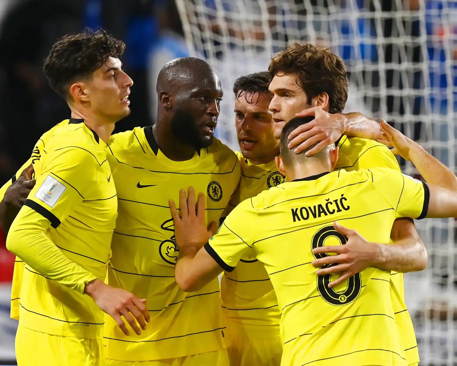 Lukaku festeja el gol con sus compañeros.