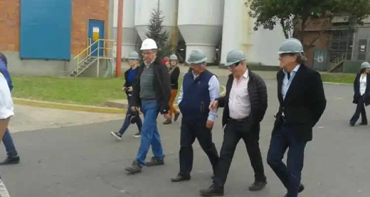 Salazar recorrió Papel Prensa junto a Venegas