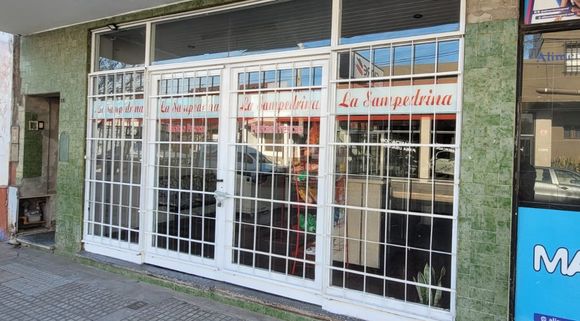 Equipamiento de trabajo y mercadería robaron en la fábrica de pastas La Sampedrina