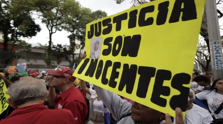 «BUSCAR una VIDA MEJOR no es  DELITO»: realizan recolección de firmas en rechazo a maltrato a migrantes en EE. UU.