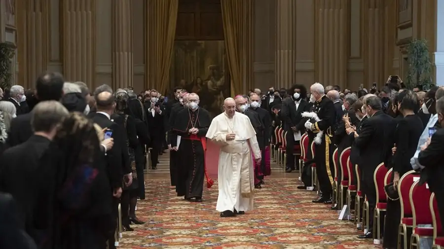 El papa Francisco planteó que las vacunas son "la solución más razonable" contra el coronavirus.