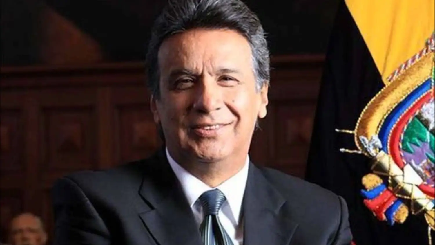 En Ecuador se impone el oficialismo pero no esquiva el balotaje