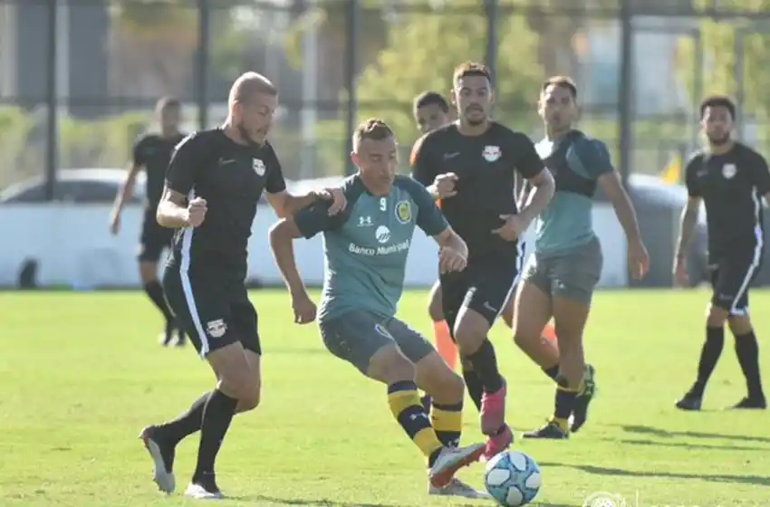 En el primer examen de pretemporada, Central igualó sin goles ante Bragantino de Brasil