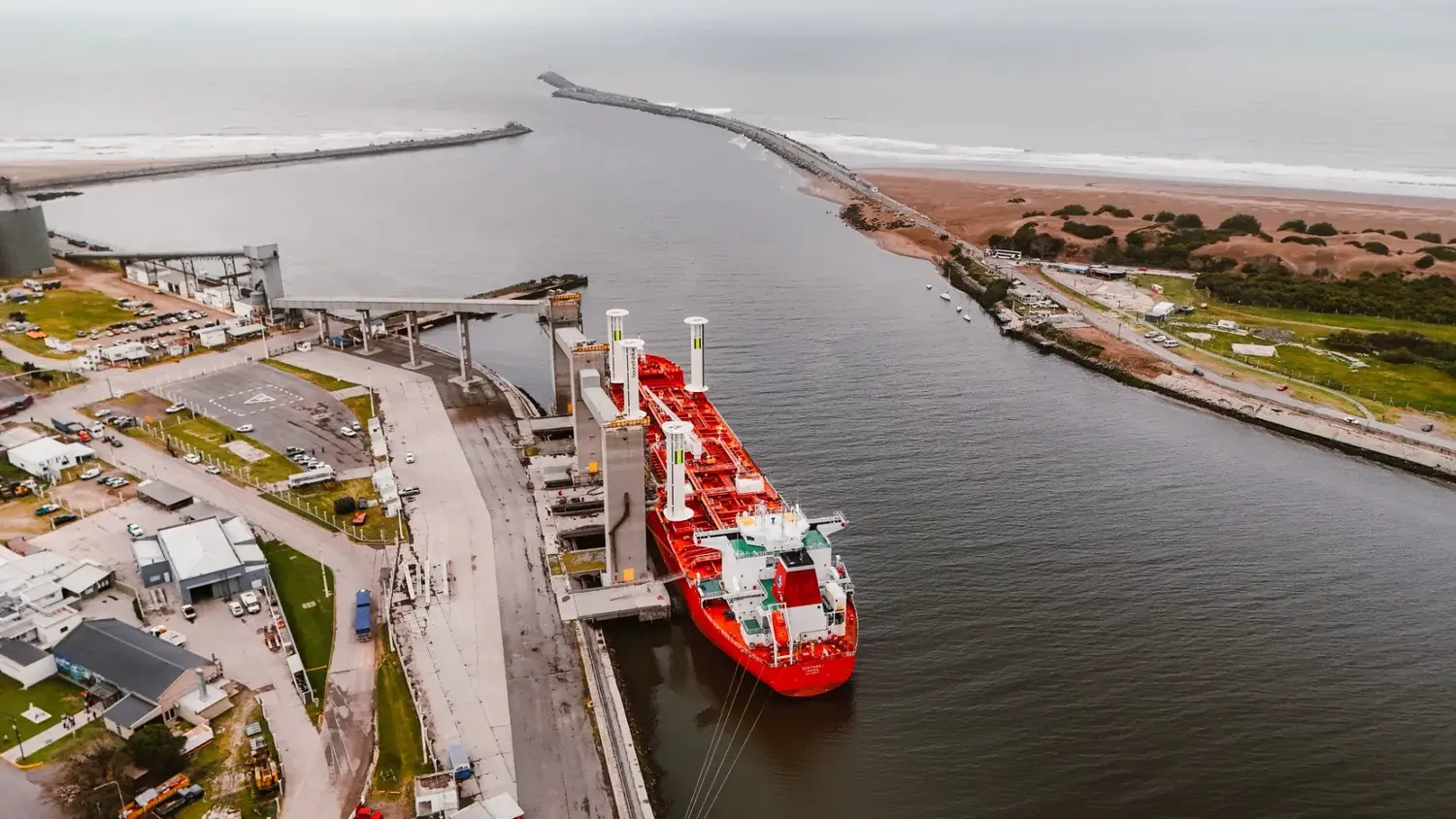 El buque en Puerto Quequén