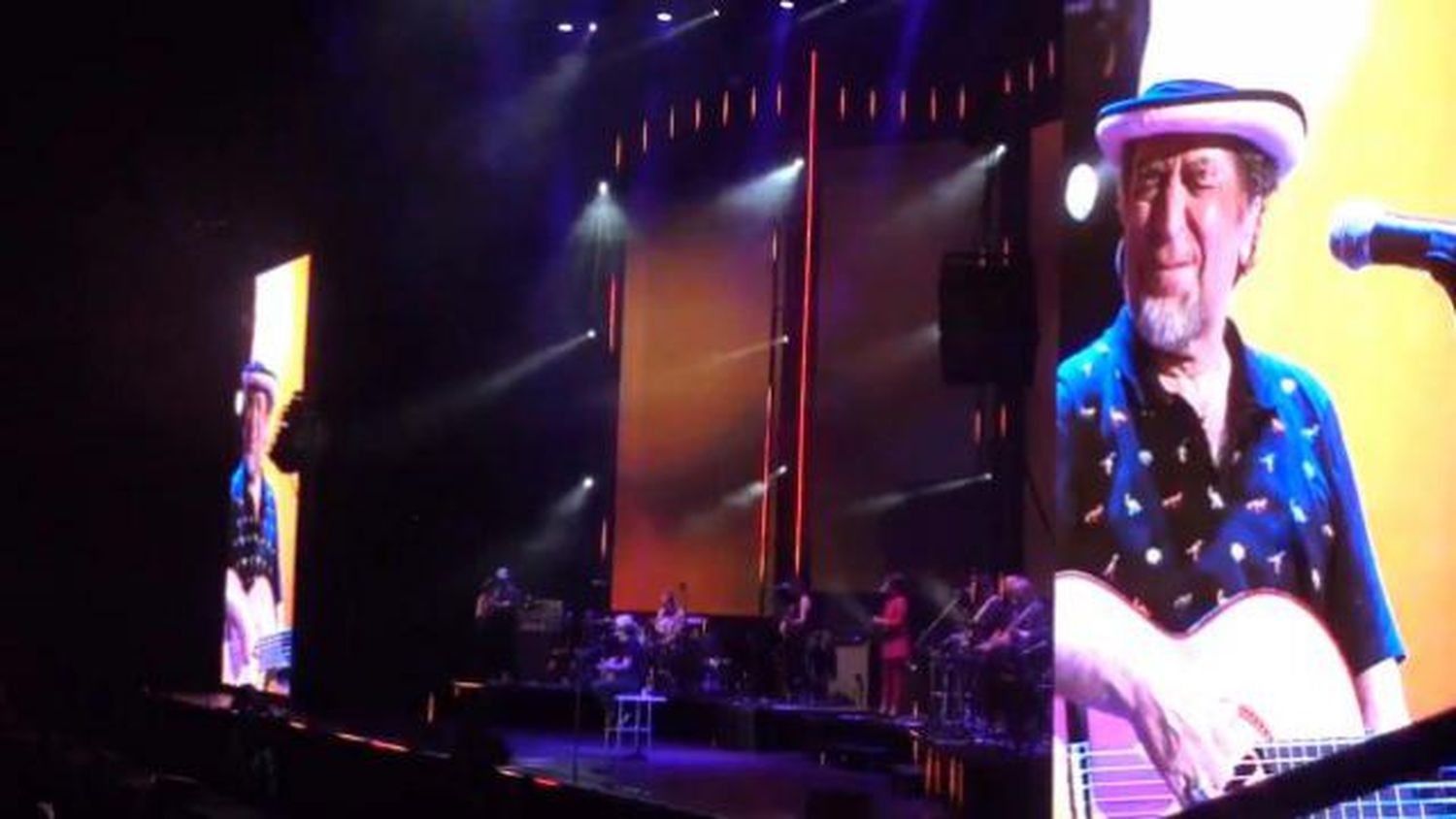 Joaquín Sabina se quedó "totalmente mudo" durante un show en Madrid