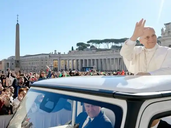 León XIV: La Resurrección de Cristo sacia nuestra sed de sentido