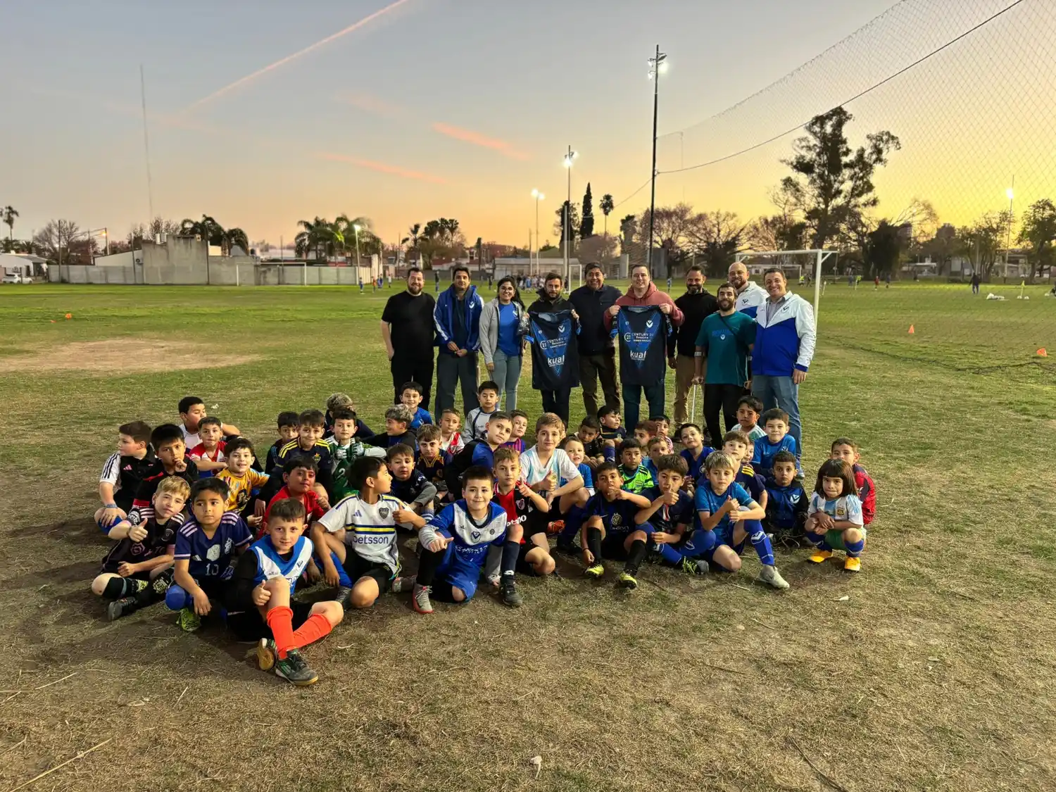 Funcionarios municipales visitaron el Club Peñarol