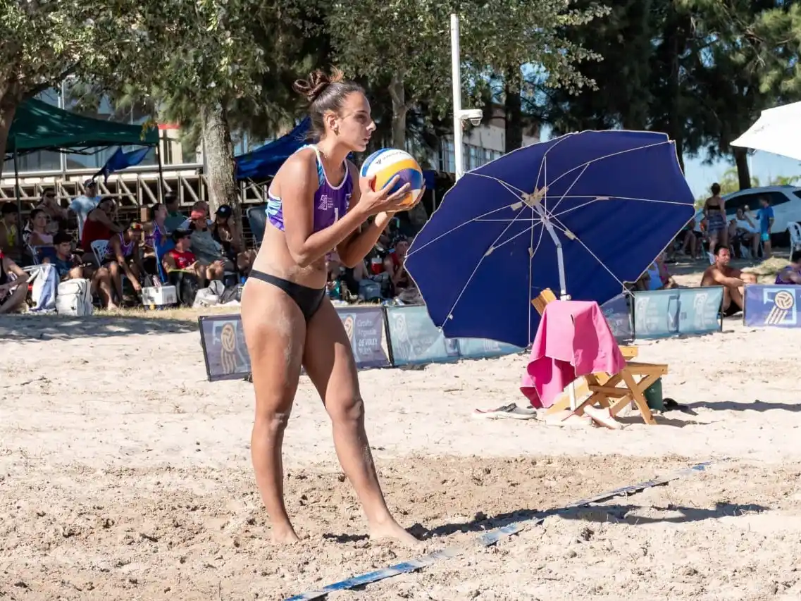 Juana Jacob disputa el torneo sudamericano de beach vóley