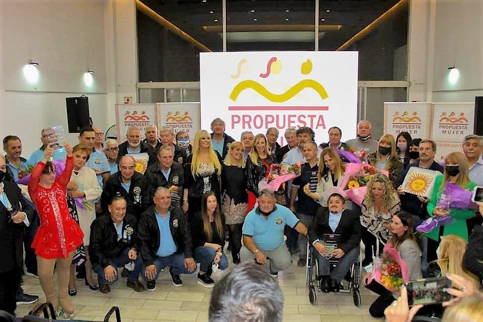 La historia de las personas homenajeadas durante el emotivo festejo de Propuesta Mujer en Vicente López