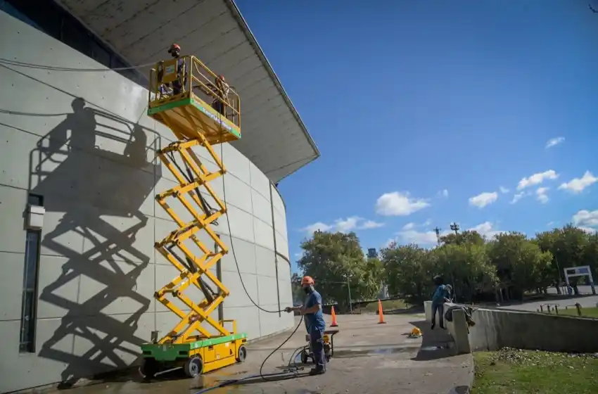 Reparación del Polideportivo Islas Malvinas.