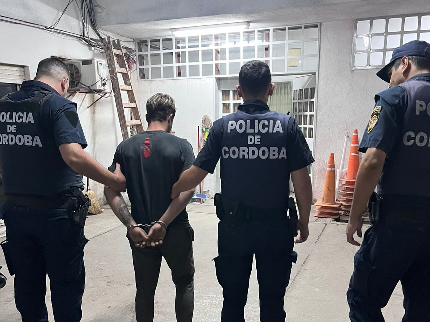 Morteros: persecución y captura de un ladrón que se escapaba por los techos