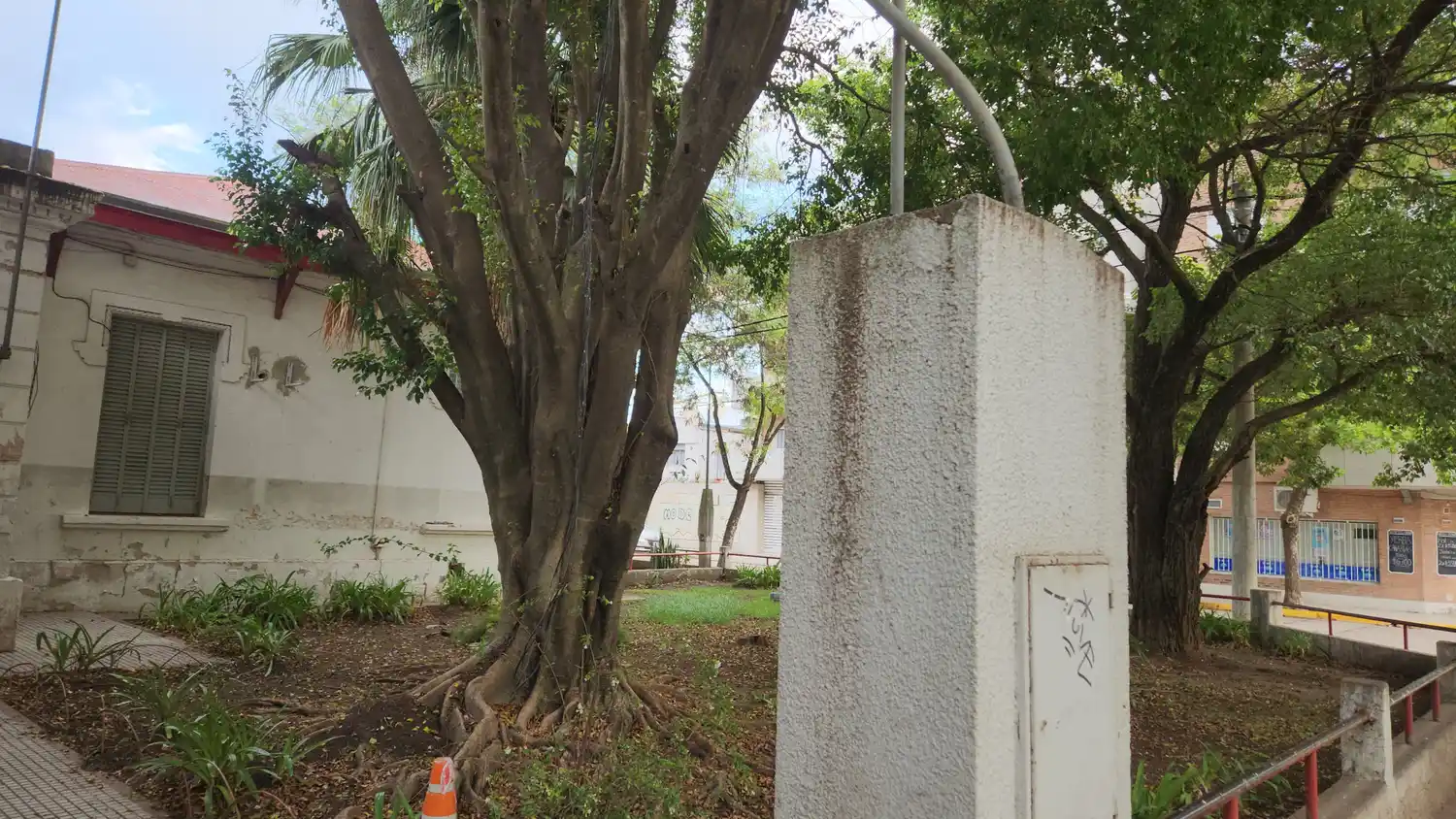 escuela sarmiento calle general paz - 8