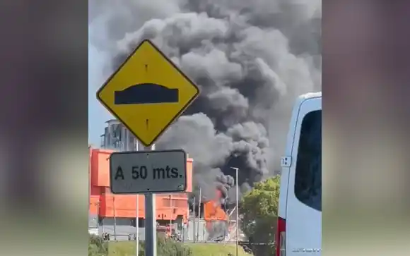 Video: Incendio en locales de fabricación y venta de textiles en Villa Celina