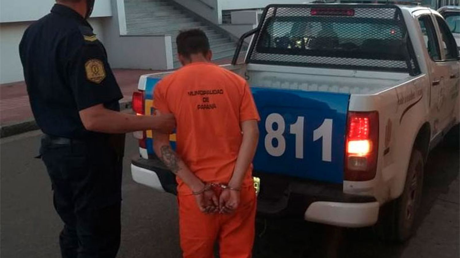 Detuvieron a empleado municipal por robar la batería de un camión del Municipio
