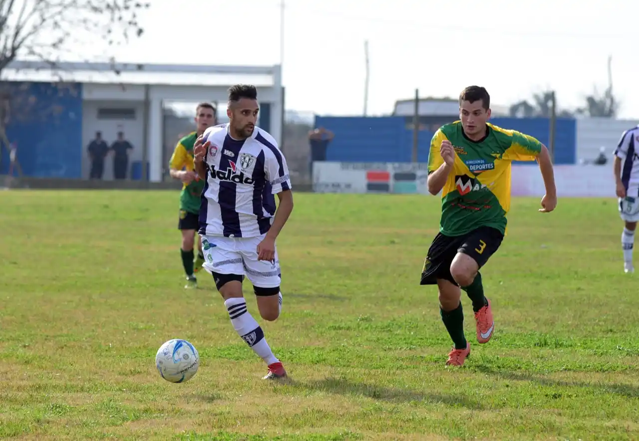 Central Larroque ganó y clasificó, Unión ingresó pese a la derrota