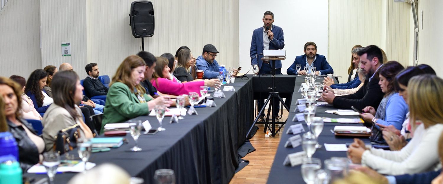 El equipo de gestión del CGE se reunió con autoridades educativas de la provincia