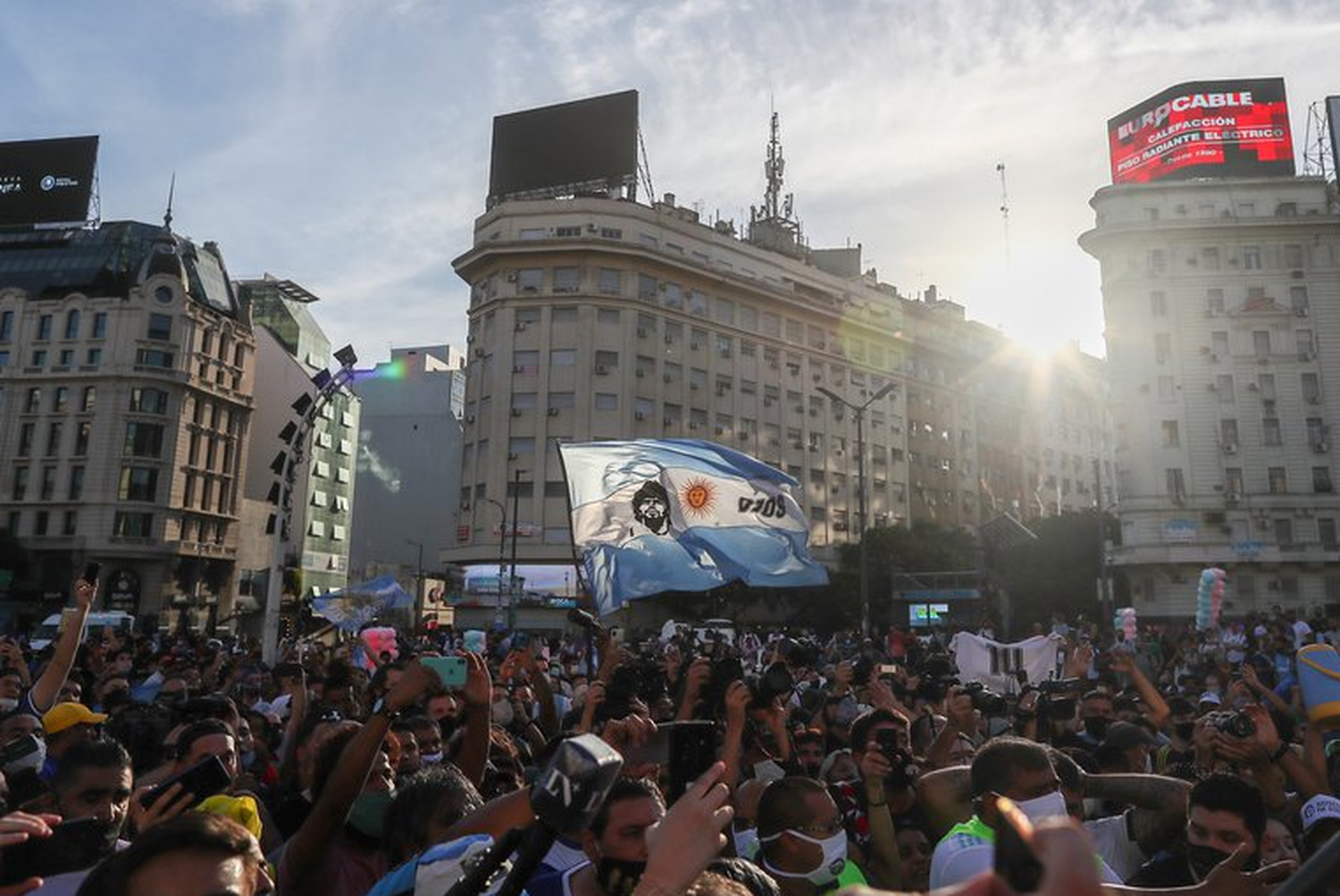 #10M: corridas, robos y tensión en la marcha para pedir justicia por Diego Maradona